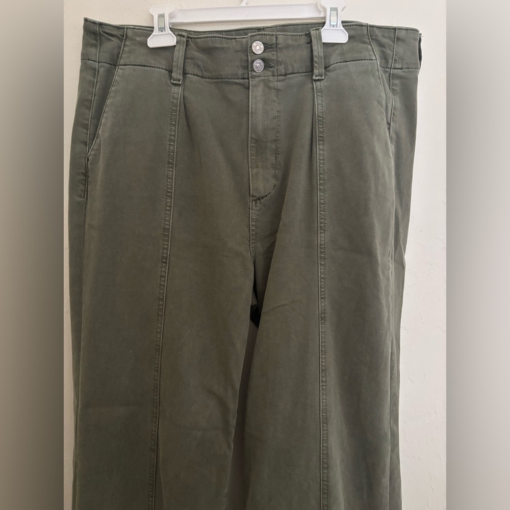 Paige Brooklyn Seamed Wide Leg Pant. Size 31. Worn once. Office Workwear - Picture 7 of 16